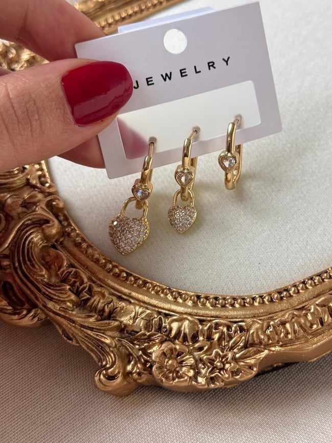 Özel Seri Zirkon Taşlı Kalp 3’lü Gold Küpe Seti