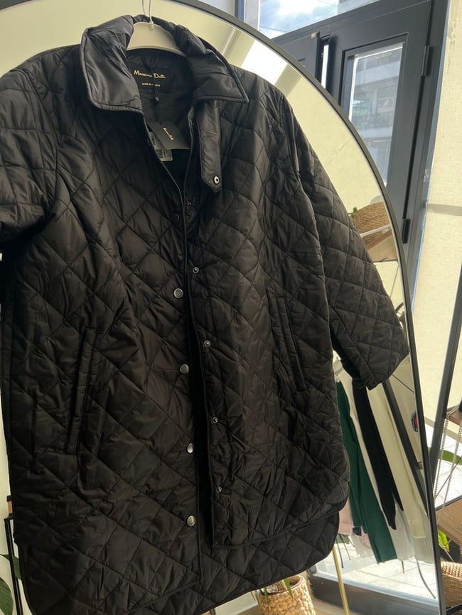 massi-kapitone-mont-siyah-3ae508.jpeg