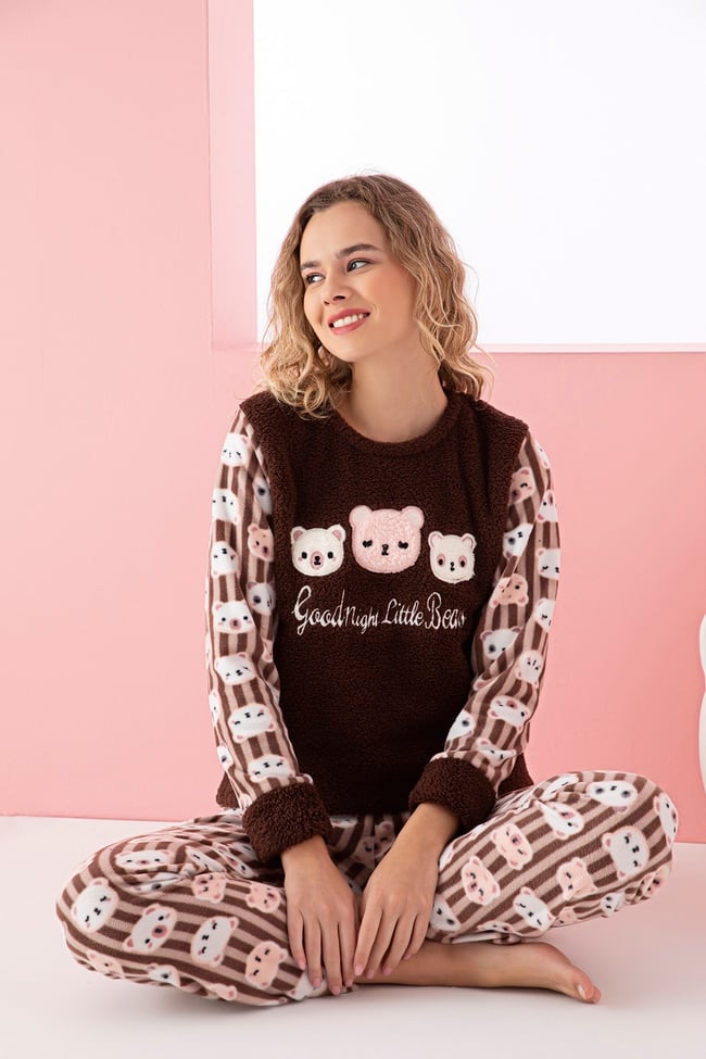Kadın Acı Kahve Çizgili Ayıcık Yazı Nakışlı Polar Peluş Pijama Takımı.