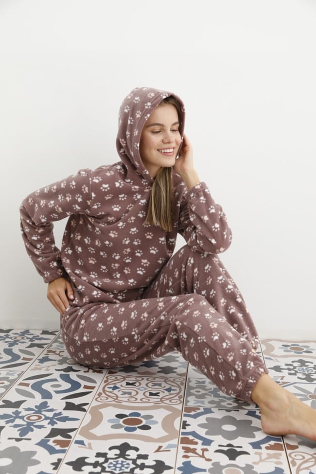 Kadın Açık Kahverengi Pati Desenli Kapüşonlu Polar Eşofman Pijama Takımı