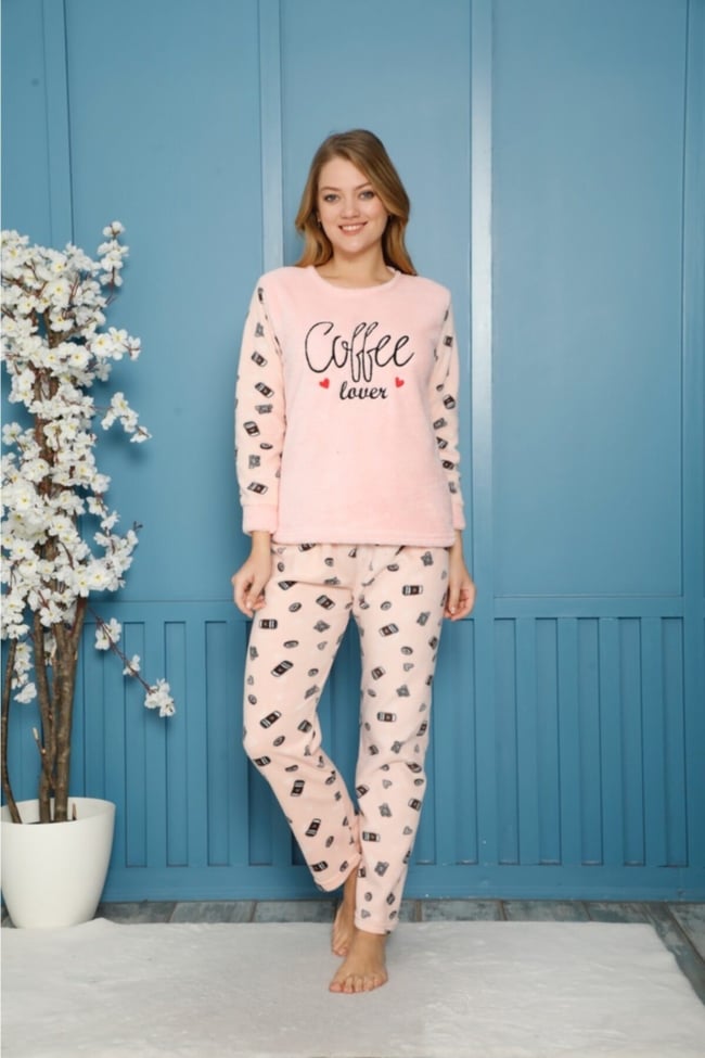 Kadın Açık Pembe Coffee Lover Yazılı Polar Peluş Pijama Takımı