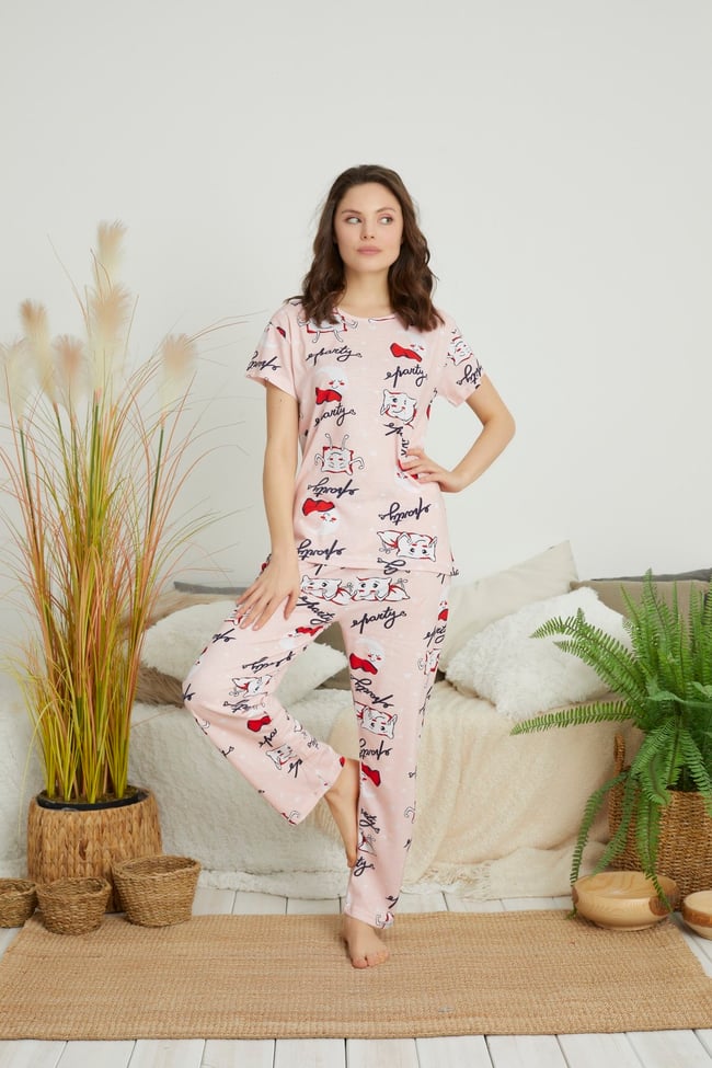Kadın Açık Somon Shorty Baskılı Kısa Kollu Altı Uzun Pijama Takımı.
