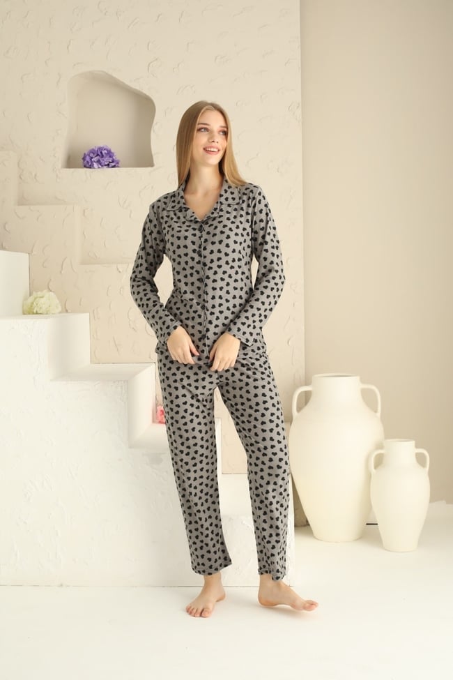 Kadın Antrasit Minik Kalp Baskılı Bebe Yaka Önü Düğmeli Pijama Takımı.