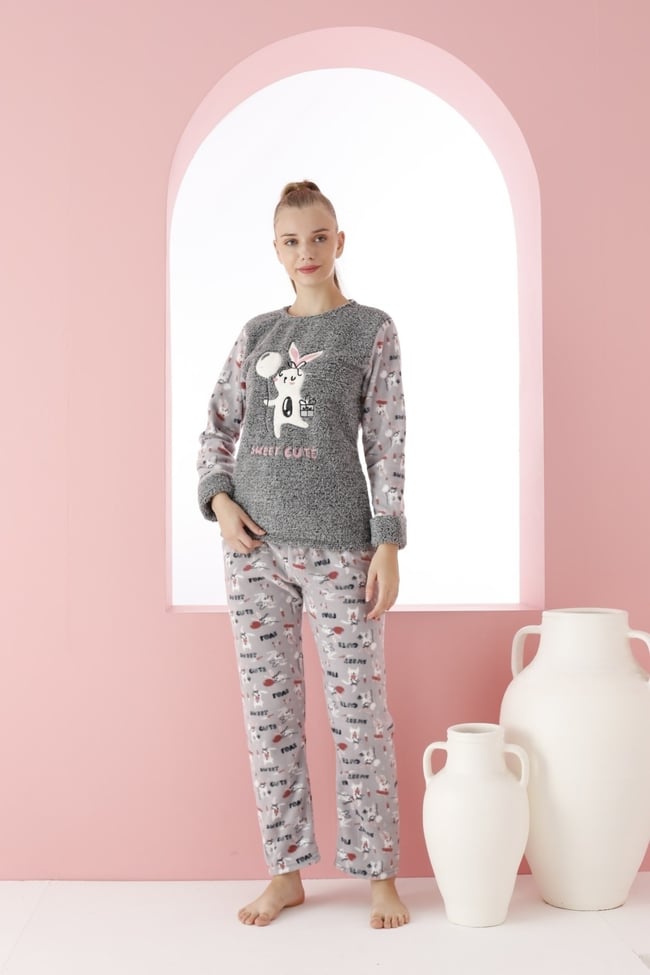 Kadın Antrasit Sevimli Tavşancık Nakışlı Polar Peluş Pijama Takımı.