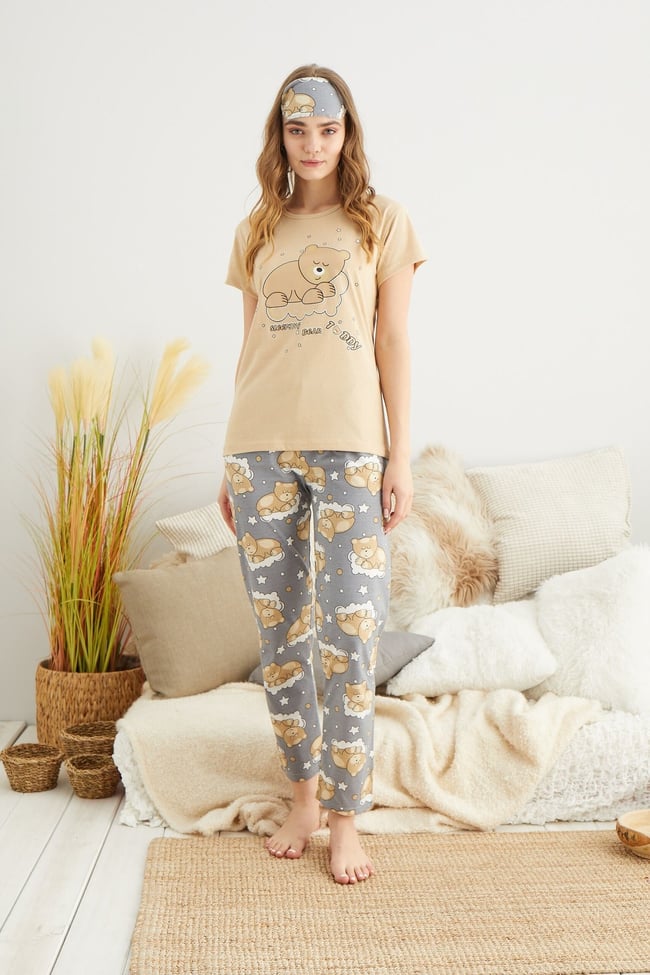 Kadın Bej Sevimli Uyuyan Ayıcık Baskılı Pijama Takımı