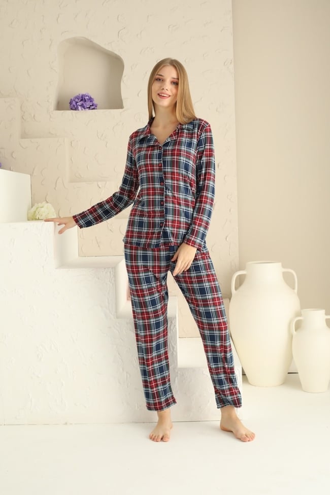 Kadın Bordo Ekose Baskılı Bebe Yaka Önü Düğmeli Pijama Takımı.