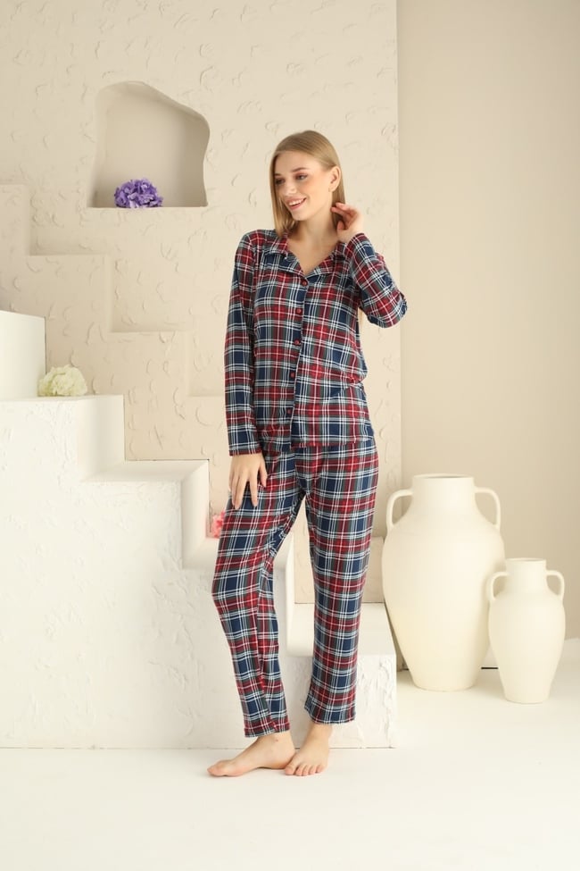 Kadın Bordo Ekose Baskılı Bebe Yaka Önü Düğmeli Pijama Takımı.