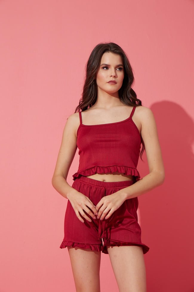 Kadın Bordo Eteği Fırfırlı Kısa Şortlu Pijama Takımı.