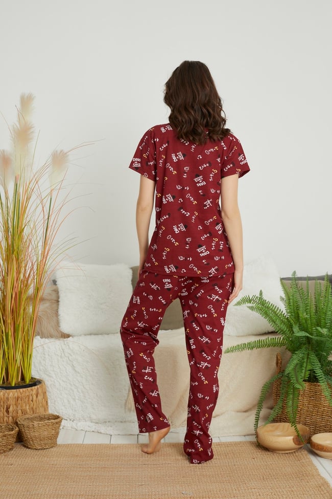 Kadın Bordo Sayı Baskılı Kısa Kollu Altı Uzun Pijama Takımı.