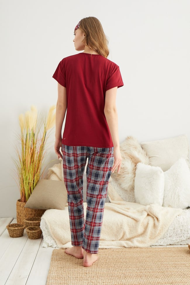 Kadın Bordo Yazı Baskılı Altı Ekoseli Pijama Takımı