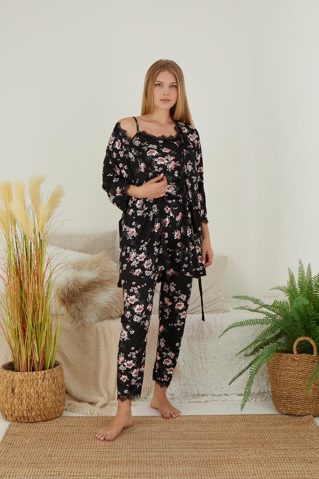 Kadın Ekru Çiçek Baskılı Siyah Ip Askılı Altı Uzun Sabahlık 3'lü Set Pijama Takımı.