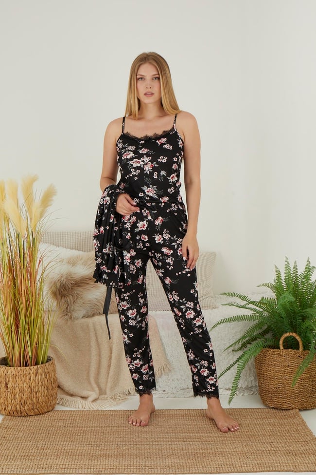Kadın Ekru Çiçek Baskılı Siyah Ip Askılı Altı Uzun Sabahlık 3'lü Set Pijama Takımı.