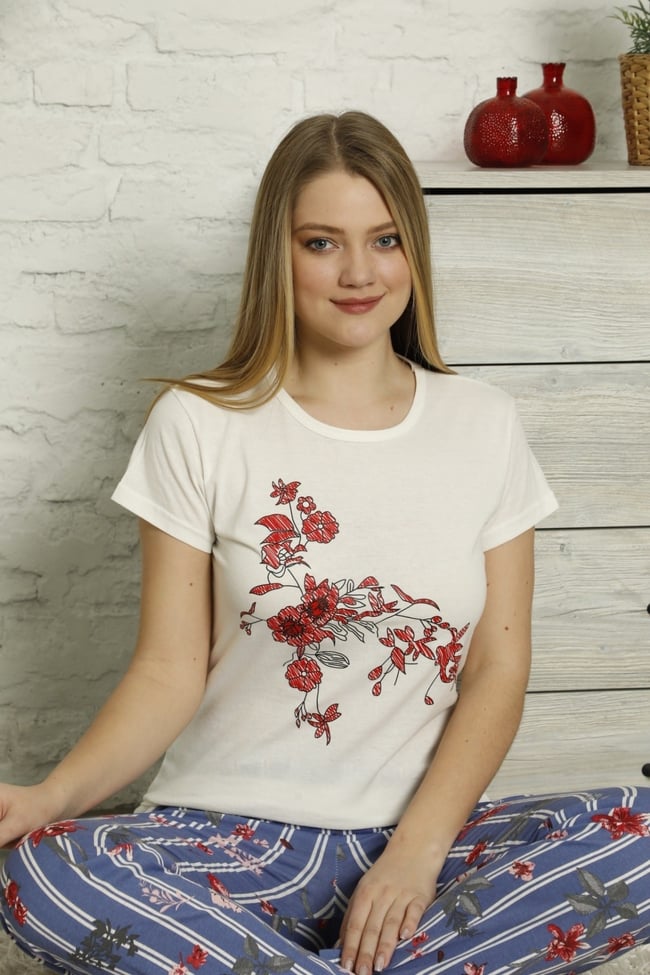 Kadın Ekru Çiçek Desenli Çizgili Pijama Takımı