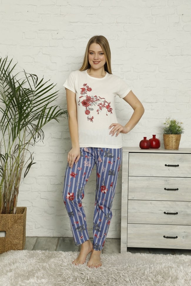 Kadın Ekru Çiçek Desenli Çizgili Pijama Takımı