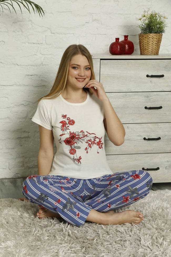 Kadın Ekru Çiçek Desenli Çizgili Pijama Takımı