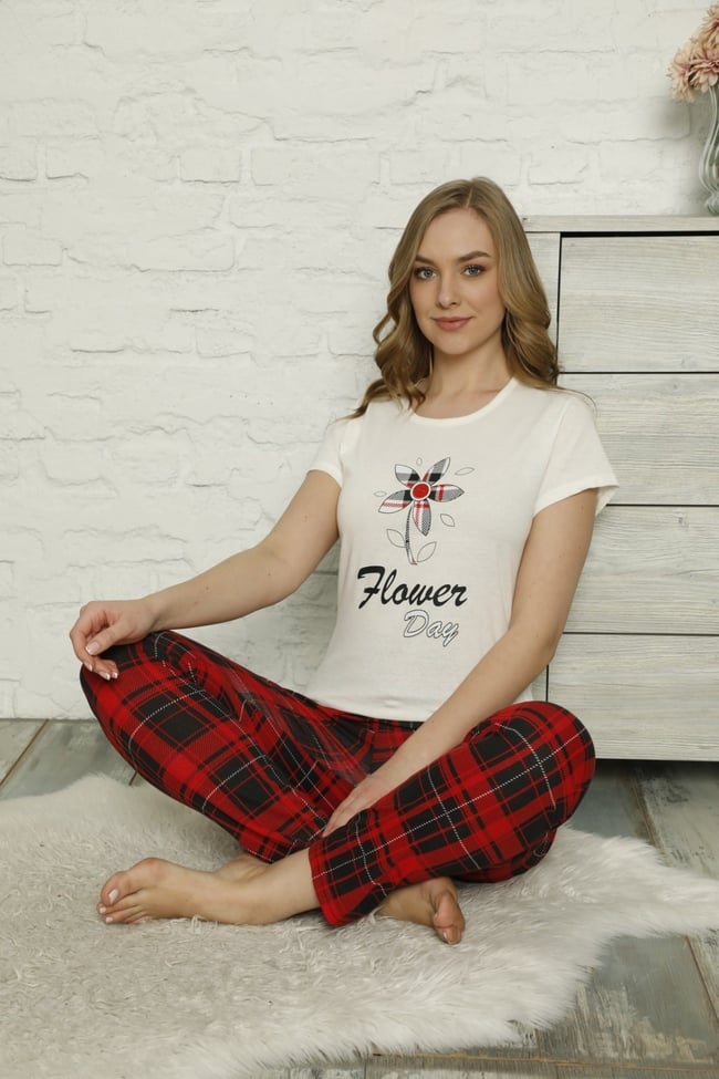 Kadın Ekru Çiçek Desenli Ekoseli Pijama Takımı