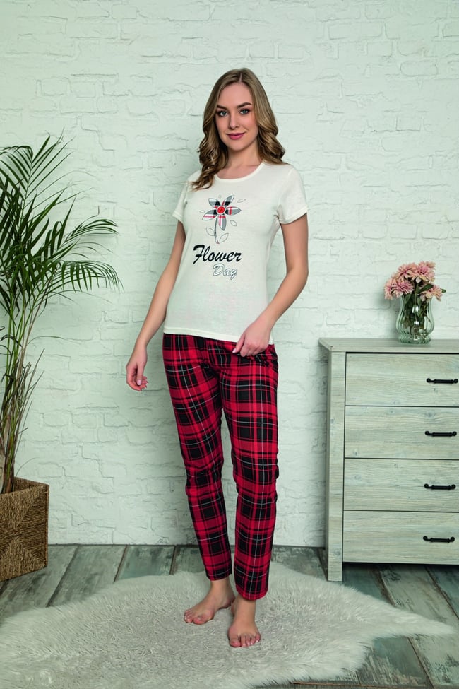 Kadın Ekru Çiçek Desenli Ekoseli Pijama Takımı