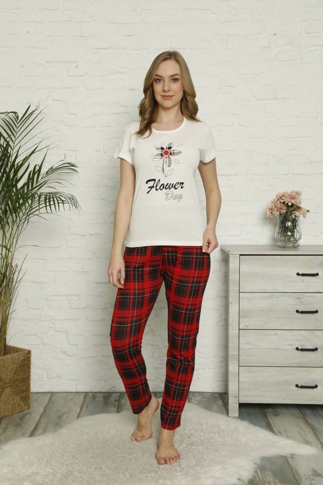 Kadın Ekru Çiçek Desenli Ekoseli Pijama Takımı