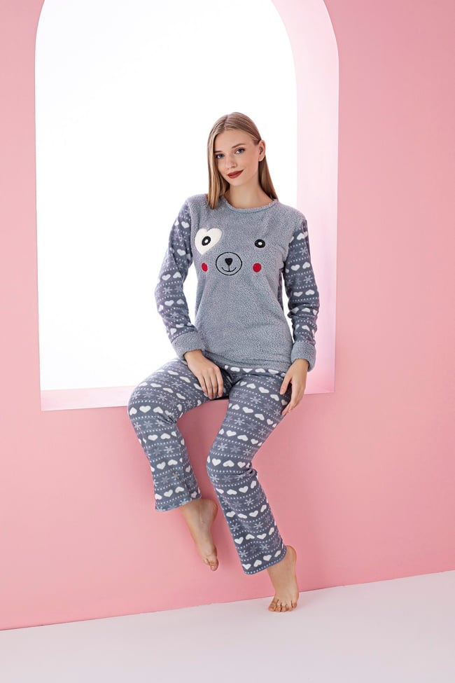 Kadın Füme Kalpli Göz Nakışlı Polar Peluş Pijama Takımı.