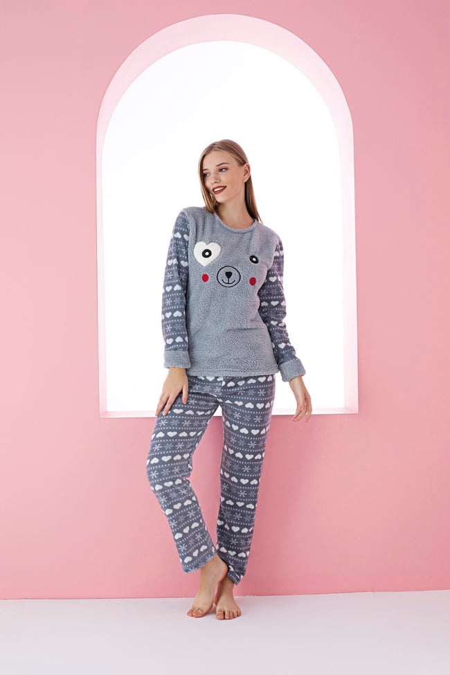 Kadın Füme Kalpli Göz Nakışlı Polar Peluş Pijama Takımı.