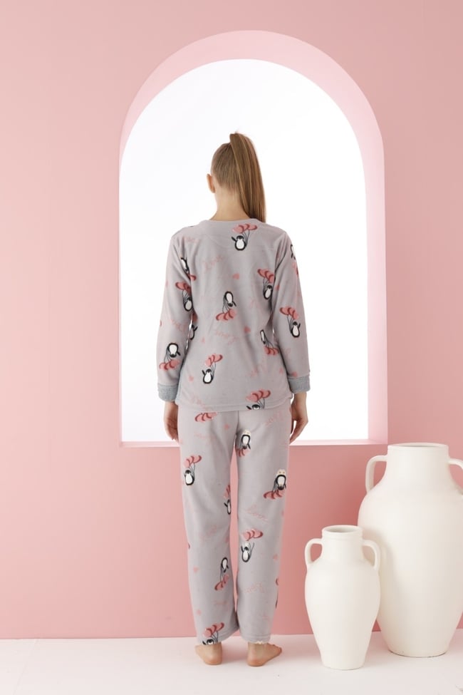 Kadın Füme Kalpli Sevimli Penguen Nakışlı Polar Peluş Pijama Takımı.