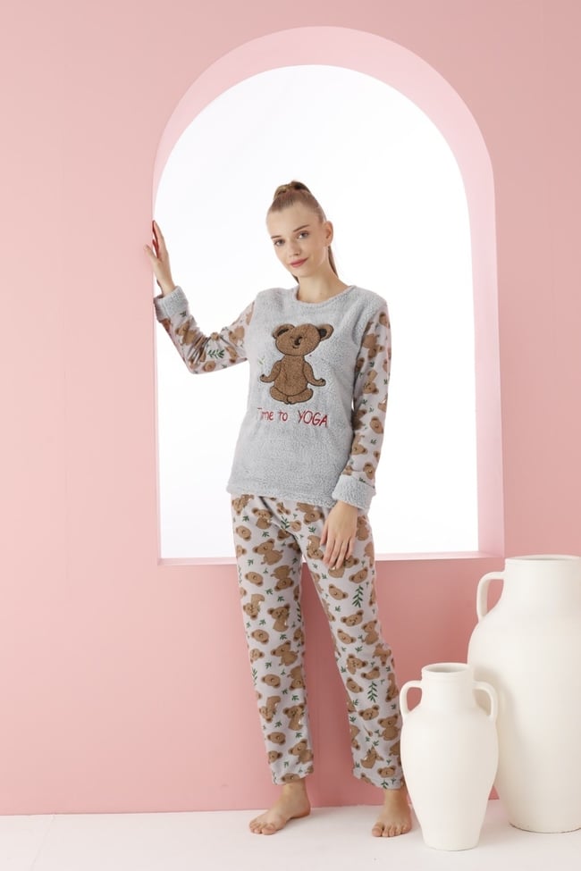 Kadın Füme Yoga Yapan Sevimli Kuala Nakışlı Polar Peluş Pijama Takımı.