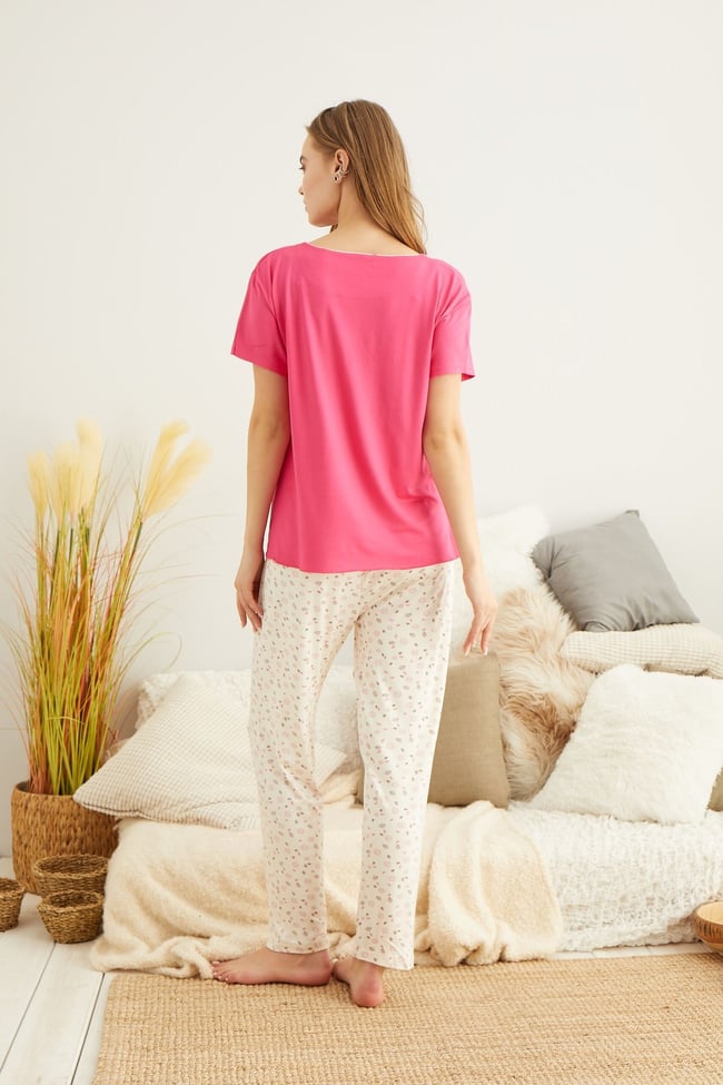 Kadın Fuşya Yaprak Nakışlı Önü Cepli Pijama Takımı.