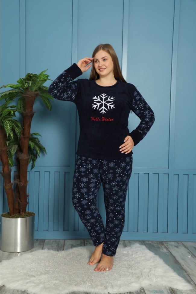 Kadın Gece Mavisi Hello Winter Yazılı Kar Desenli Polar Peluş Pijama Takımı