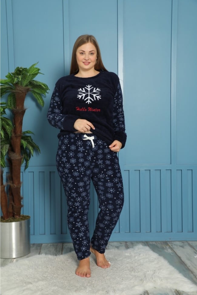 Kadın Gece Mavisi Hello Winter Yazılı Kar Desenli Polar Peluş Pijama Takımı