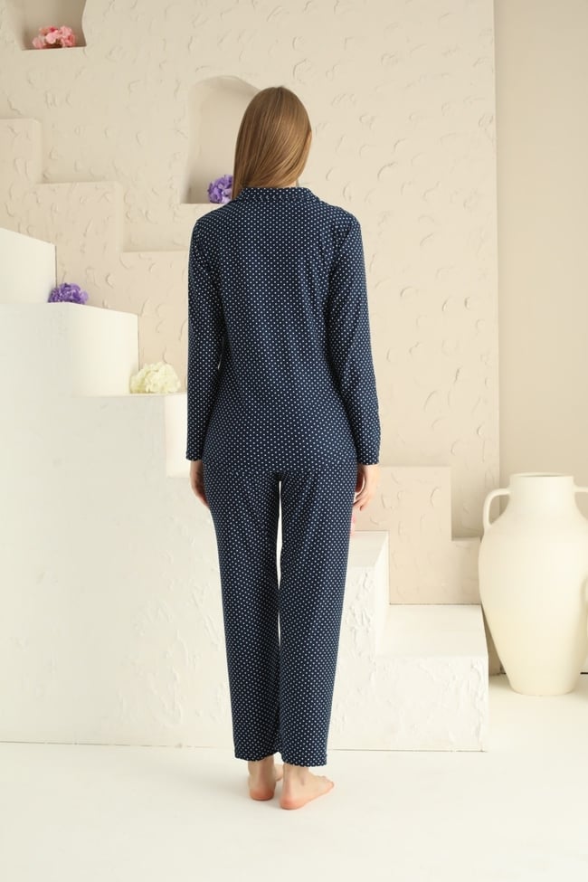 Kadın Gece Mavisi Minik Puan Baskılı Bebe Yaka Önü Düğmeli Pijama Takımı.