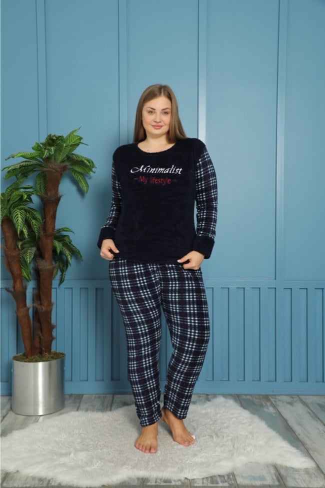 Kadın Gece Mavisi Minimalist Yazılı Ekose Desenli Polar Peluş Pijama Takımı