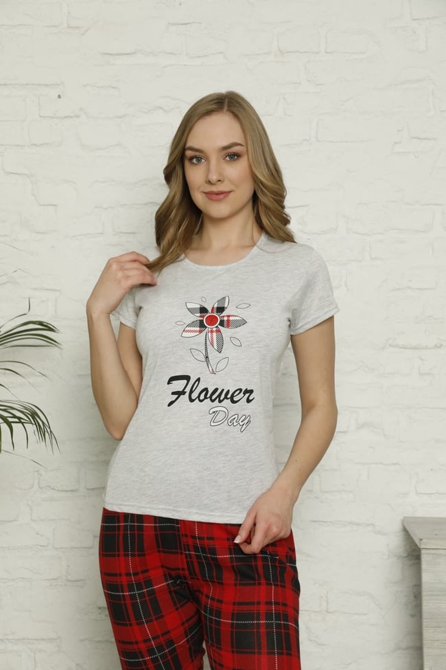 Kadın Gri Çiçek Desenli Ekoseli Pijama Takımı