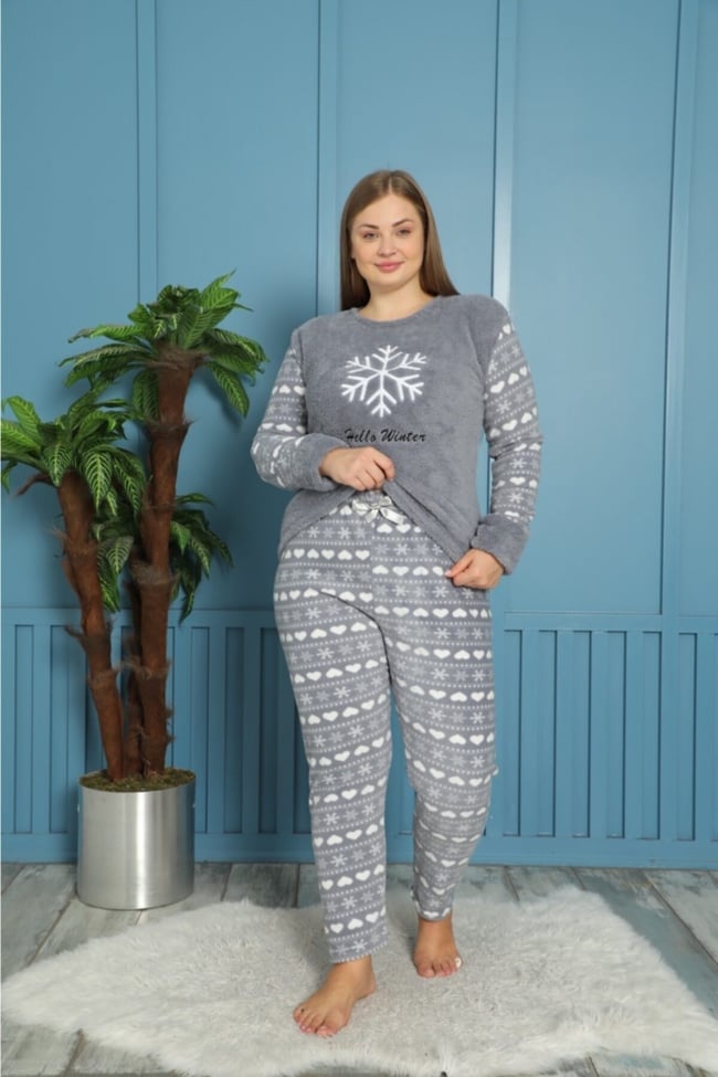 Kadın Gri Hello Winter Yazılı Kalpli Kar Desenli Polar Peluş Pijama Takımı