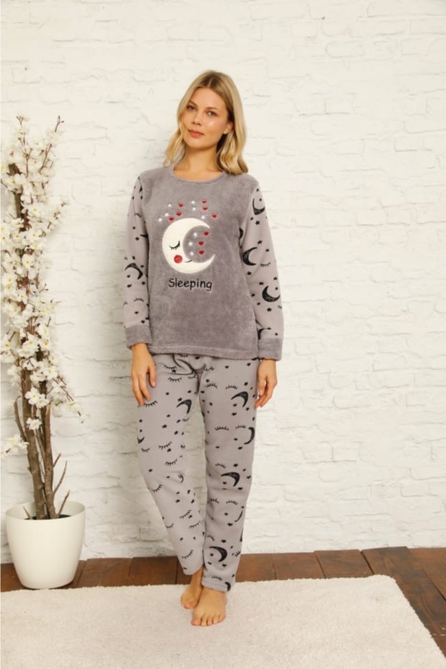 Kadın Gri Kalpli Ay Yıldız Desenli Polar Peluş Pijama Takımı