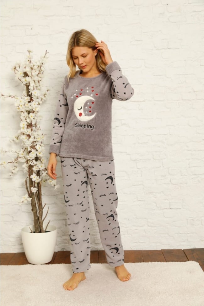 Kadın Gri Kalpli Ay Yıldız Desenli Polar Peluş Pijama Takımı