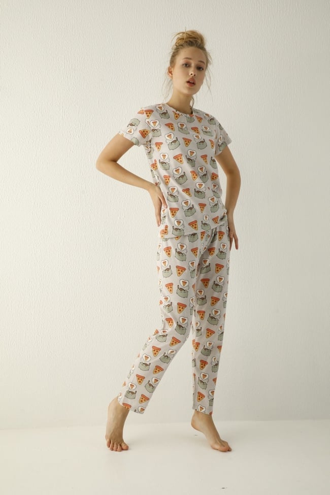 Kadın Gri Kedili Pizza Desenli Pijama Takımı