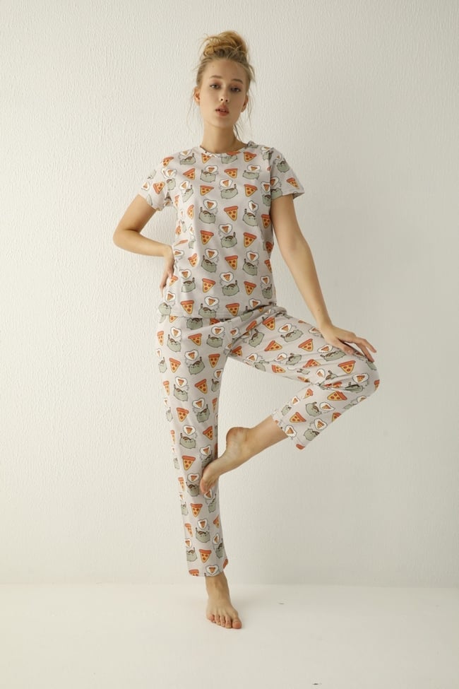 Kadın Gri Kedili Pizza Desenli Pijama Takımı