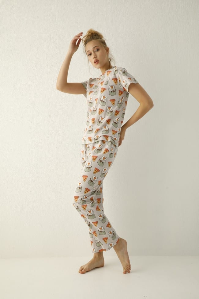Kadın Gri Kedili Pizza Desenli Pijama Takımı