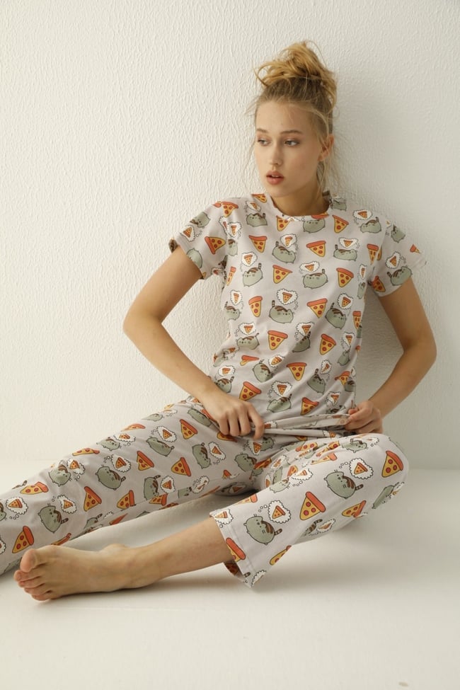 Kadın Gri Kedili Pizza Desenli Pijama Takımı