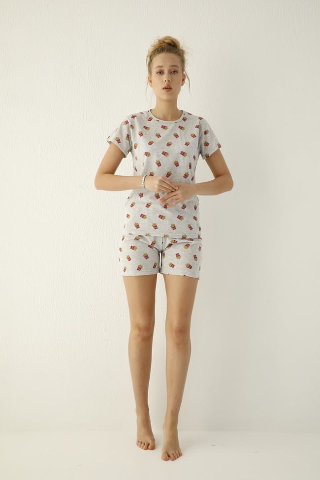 Kadın Gri Patates Kızatması Desenli Şortlu Pijama Takımı