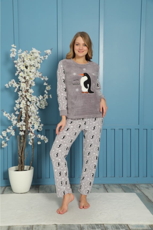 Kadın Gri Penguen Snow World Yazılı Polar Peluş Pijama Takımı