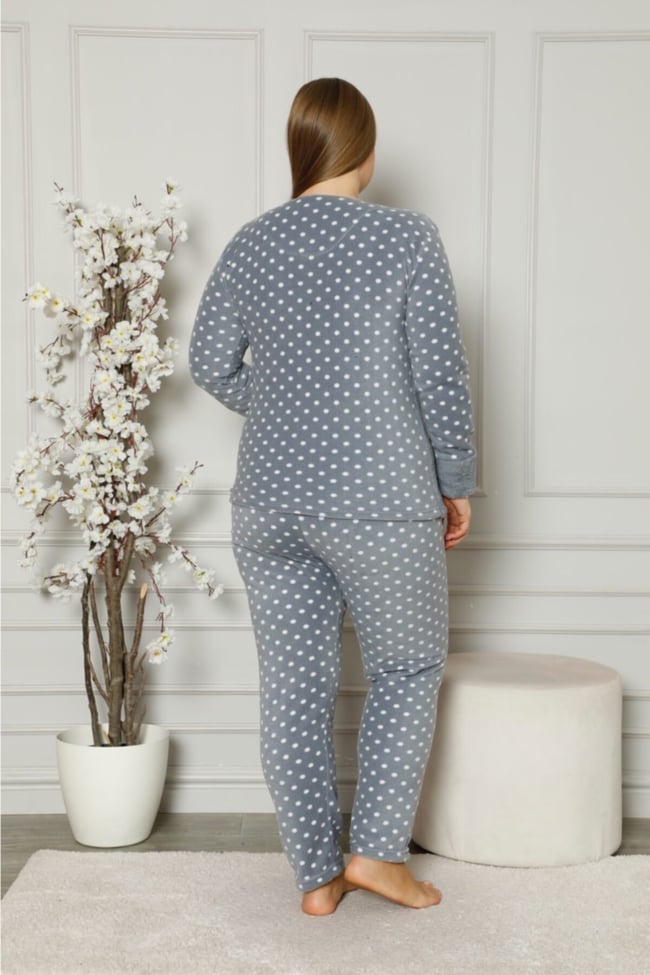 Kadın Gri Queen Yazılı Puanlı Desenli Polar Peluş Pijama Takımı