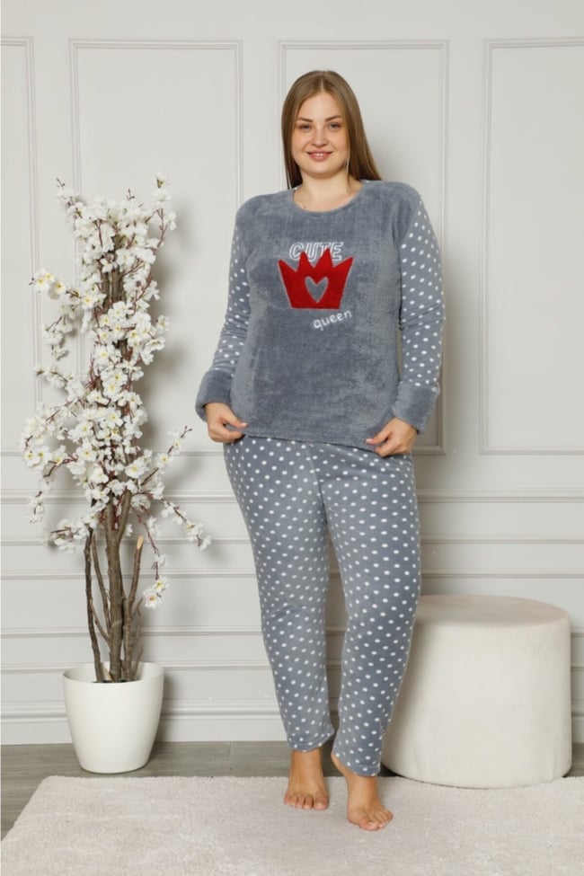 Kadın Gri Queen Yazılı Puanlı Desenli Polar Peluş Pijama Takımı