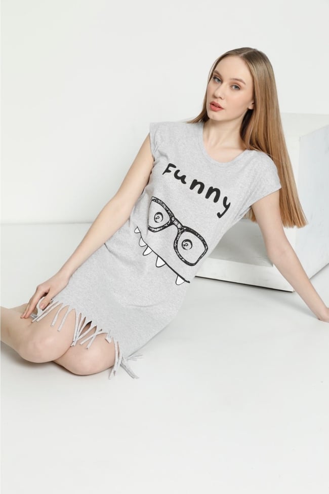 Kadın Gri Renkli Funny Yazılı Püsküllü Elbise
