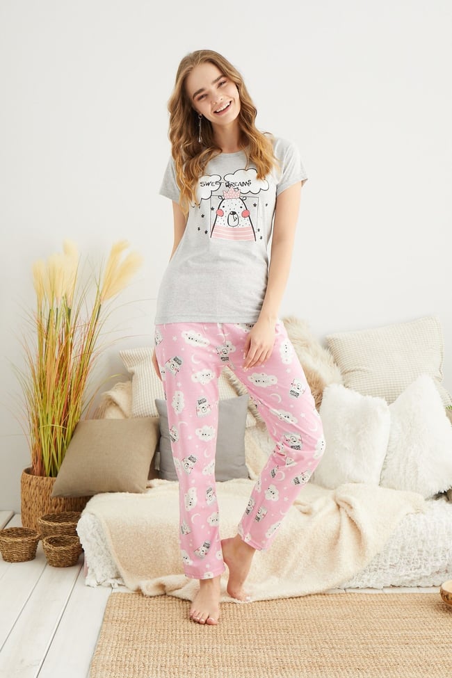 Kadın Gri Sevimli Ayıcıklı Baskılı Pijama Takımı