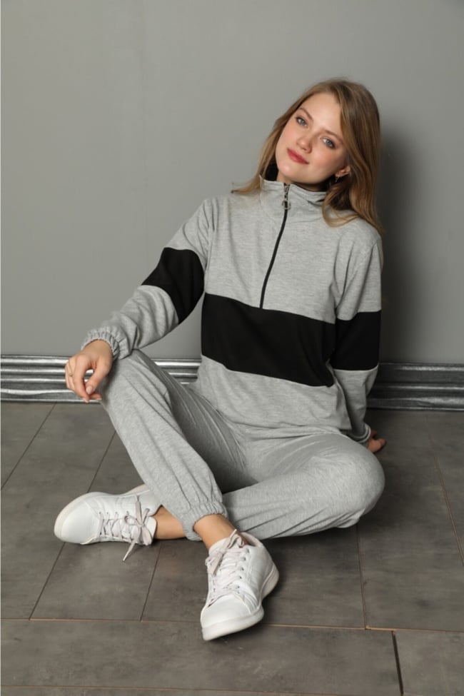 Kadın Gri Yarım Fermuarlu Şeritli Iki Iplik Pijama Takımı