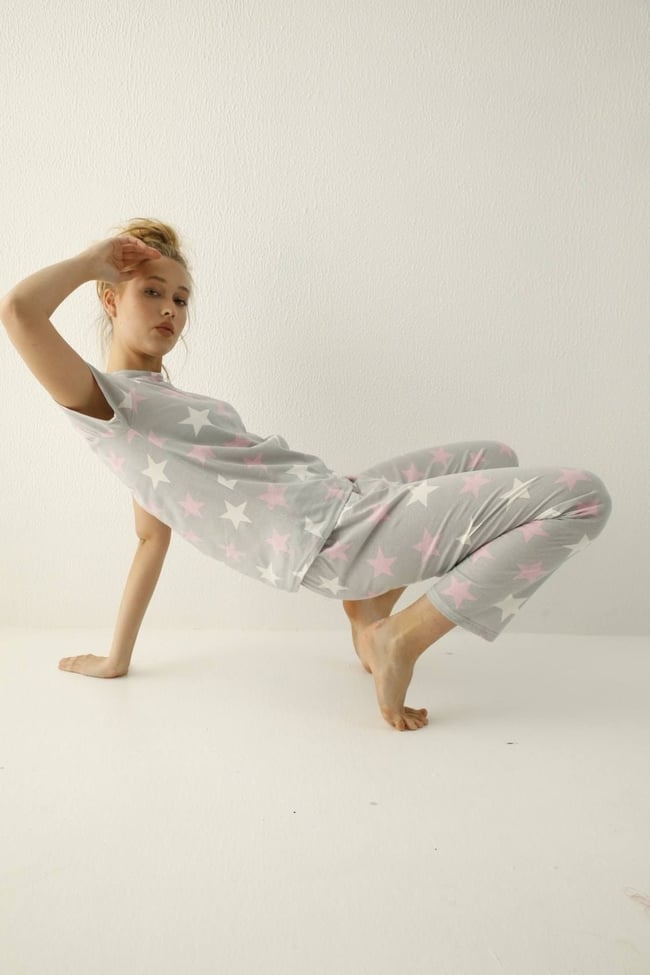 Kadın Gri Yıldız Desenli Kısa Kollu Pijama Takımı