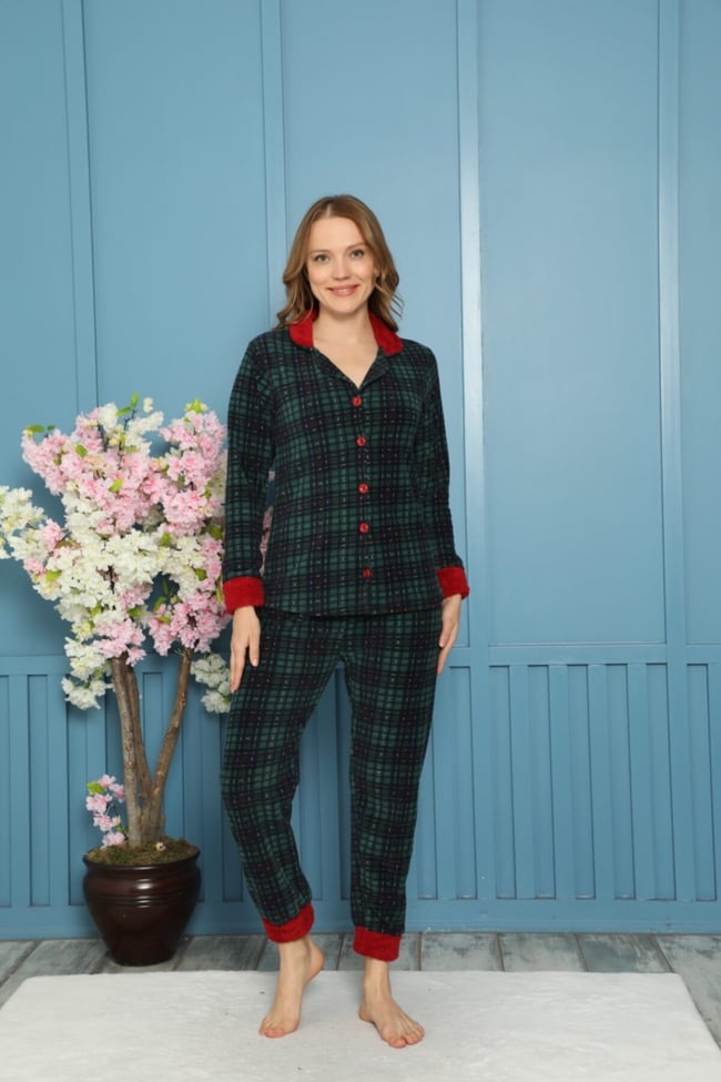 Kadın Haki Bebe Yaka Önü Düğmeli Ekose Baskılı Polar Pijama Takımı.