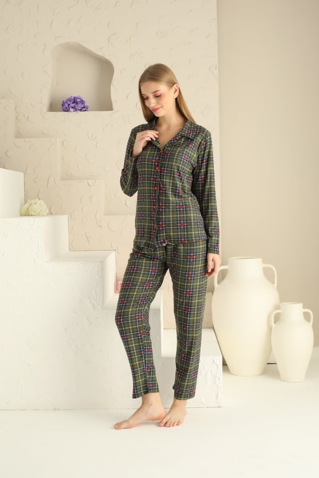 Kadın Haki Ekose Baskılı Bebe Yaka Önü Düğmeli Pijama Takımı.