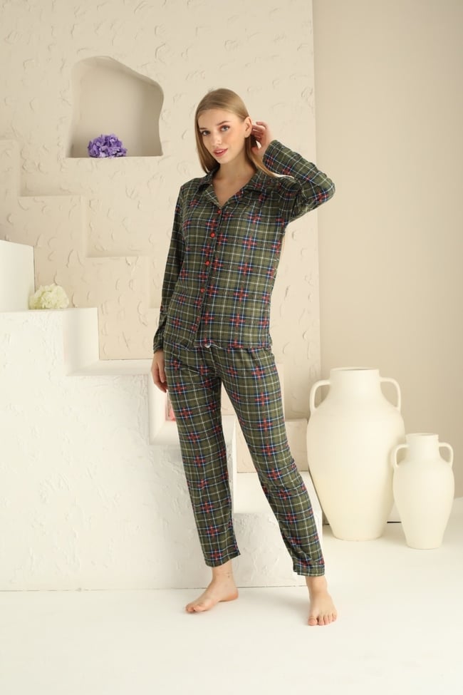 Kadın Haki Ekose Baskılı Bebe Yaka Önü Düğmeli Pijama Takımı.